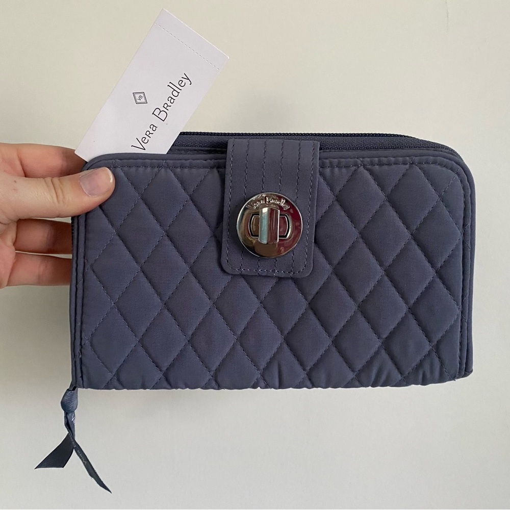 NWOT Vera Bradley RFID Carbon Gray Turnlock Wallet